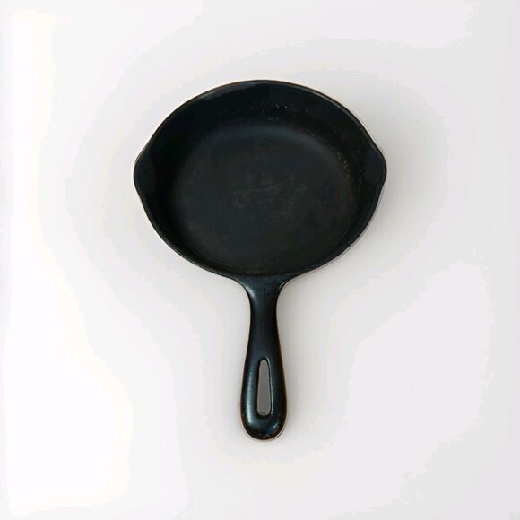 Cast Iron Skillet 5 Fry Pan Camping Farmhouse 8" - Picture 1 of 9